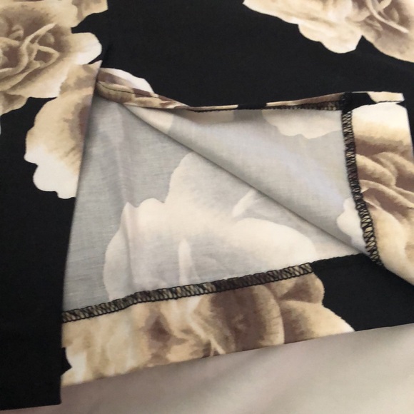 7 Avenue Floral Midi Pencil Skirt open in back in the batons - Picture 6 of 6